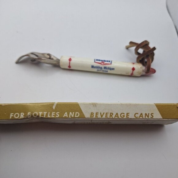 Mobil Ward Oil Munising Michigan 2 Way Bottle Opener Vintage USA Can Cap Metal - Picture 8 of 9